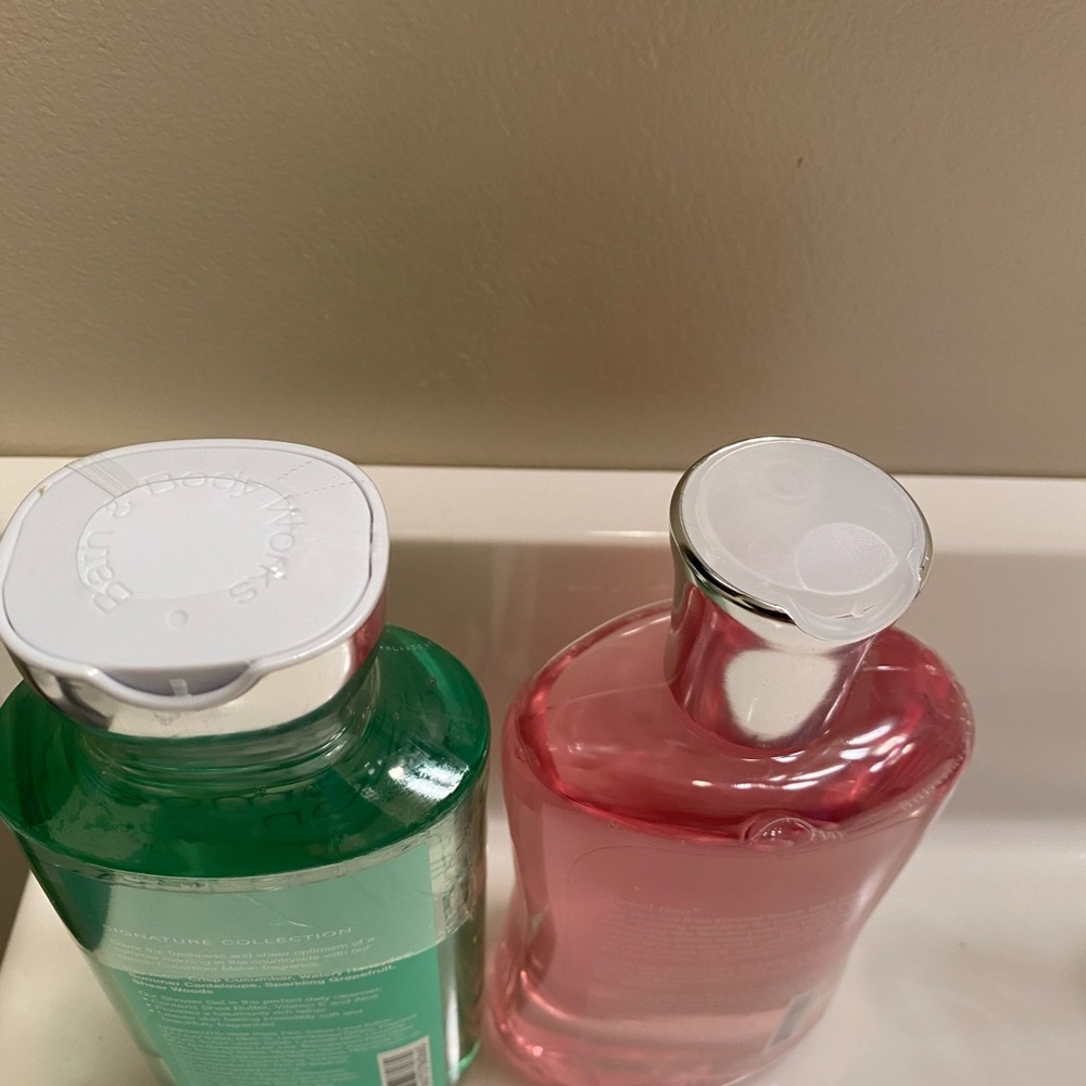 New bath and body works shower gels - Picture 3 of 4
